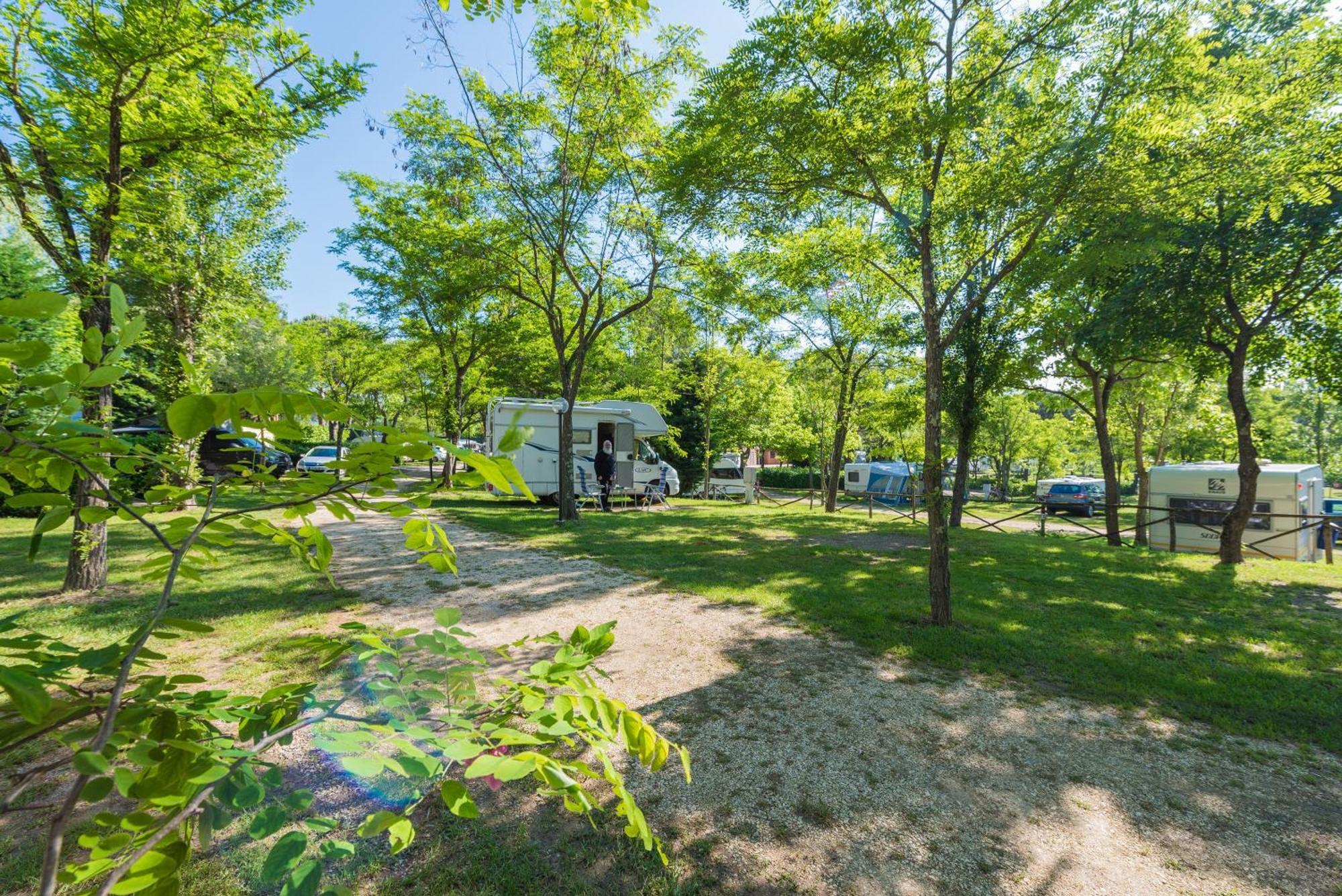 Camping Village Il Poggetto Troghi Kültér fotó