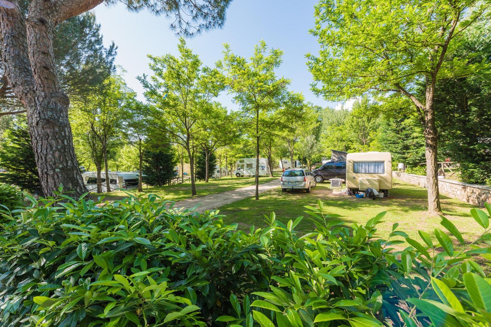 Camping Village Il Poggetto Troghi Kültér fotó