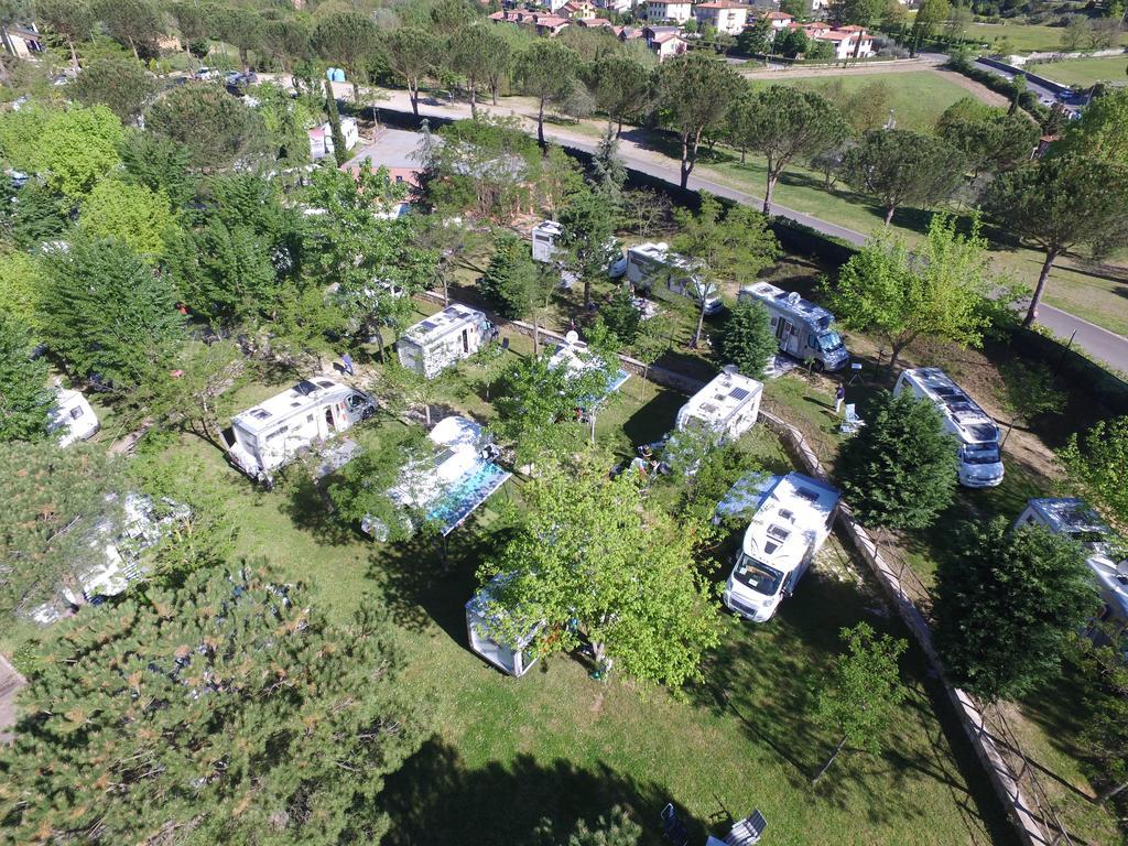 Camping Village Il Poggetto Troghi Kültér fotó