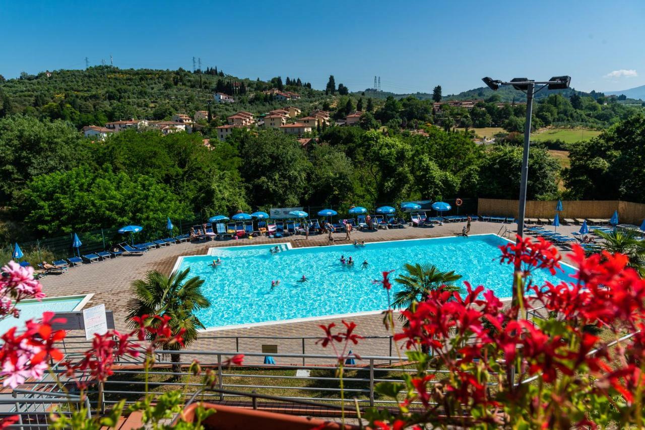 Camping Village Il Poggetto Troghi Kültér fotó