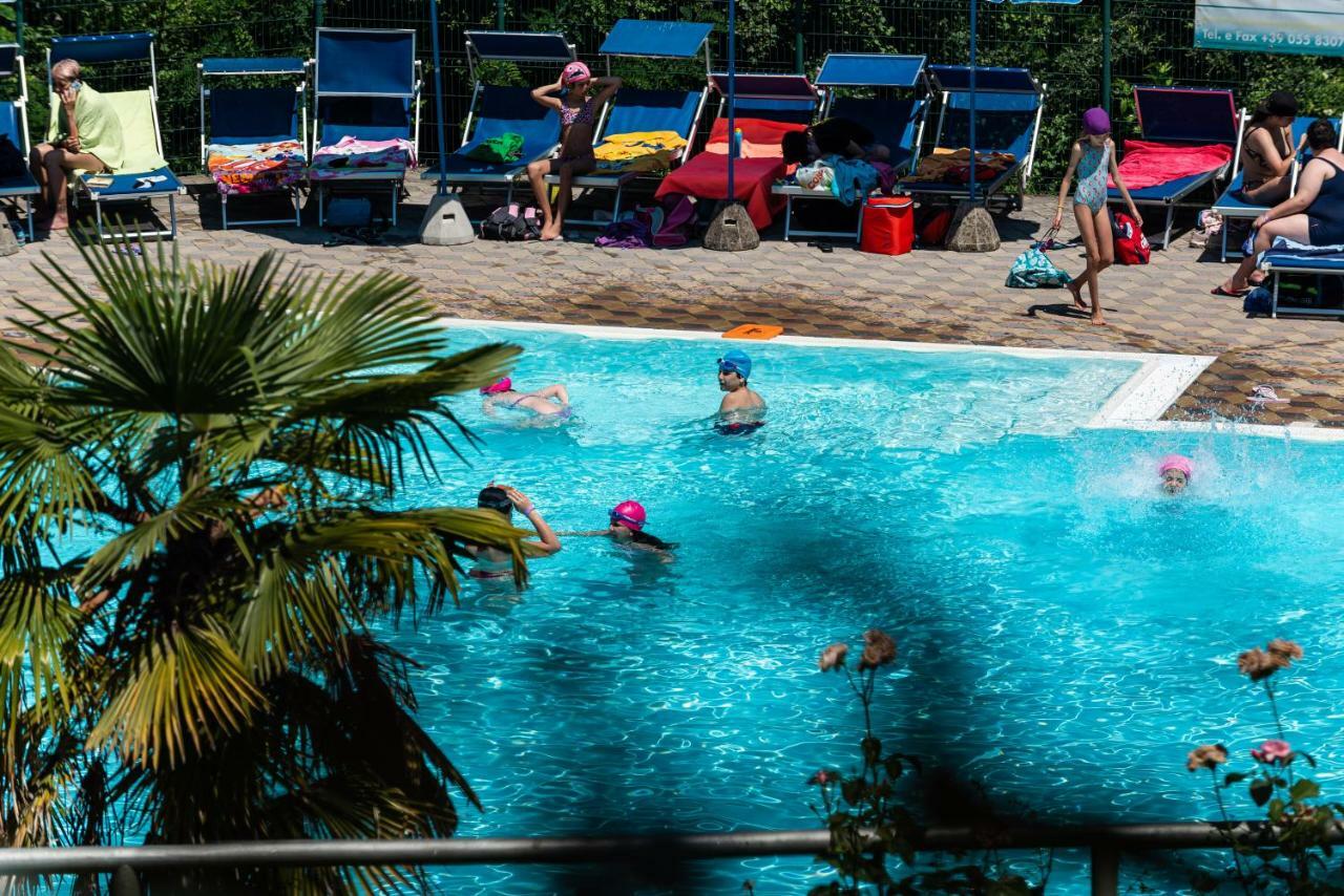 Camping Village Il Poggetto Troghi Kültér fotó