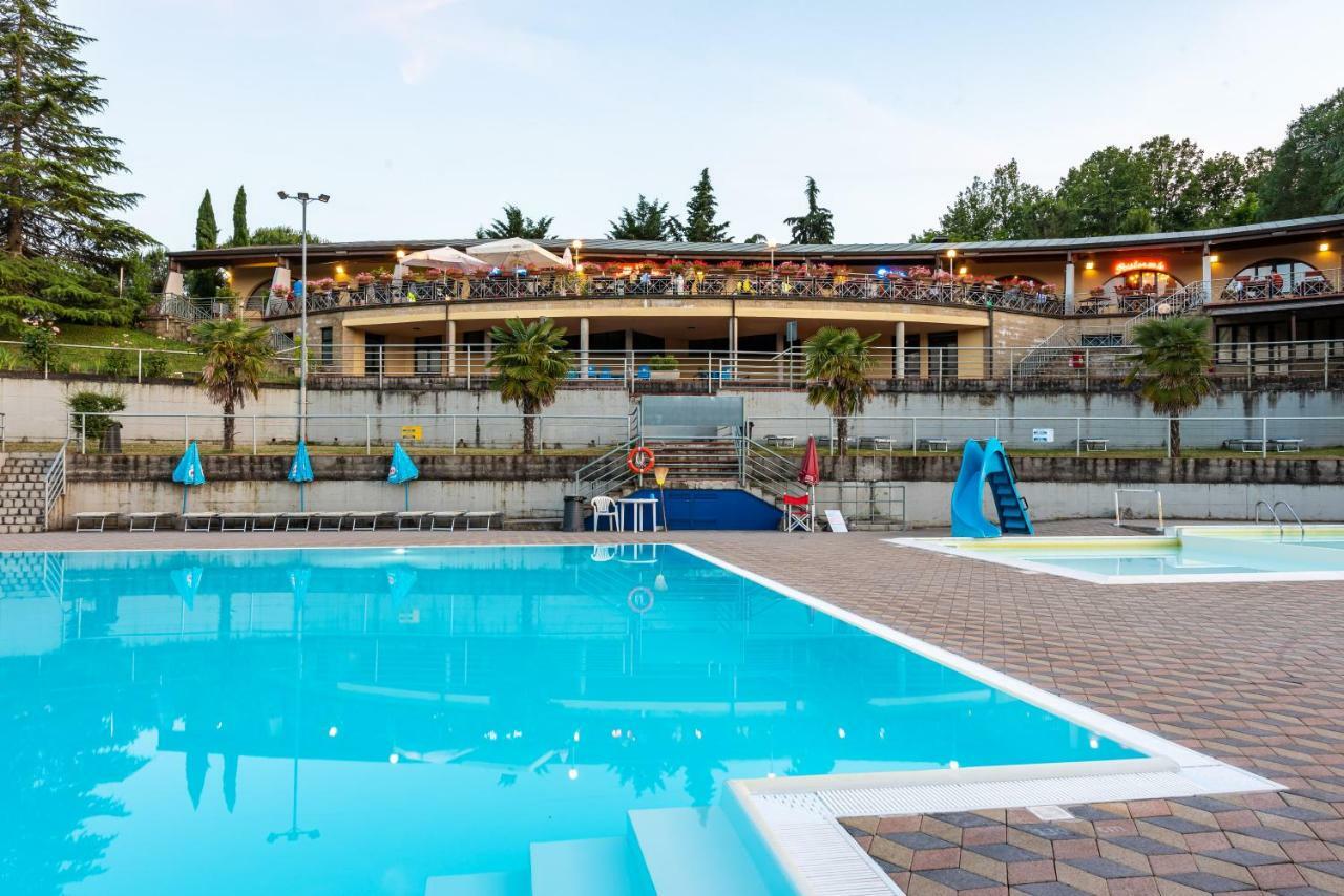 Camping Village Il Poggetto Troghi Kültér fotó