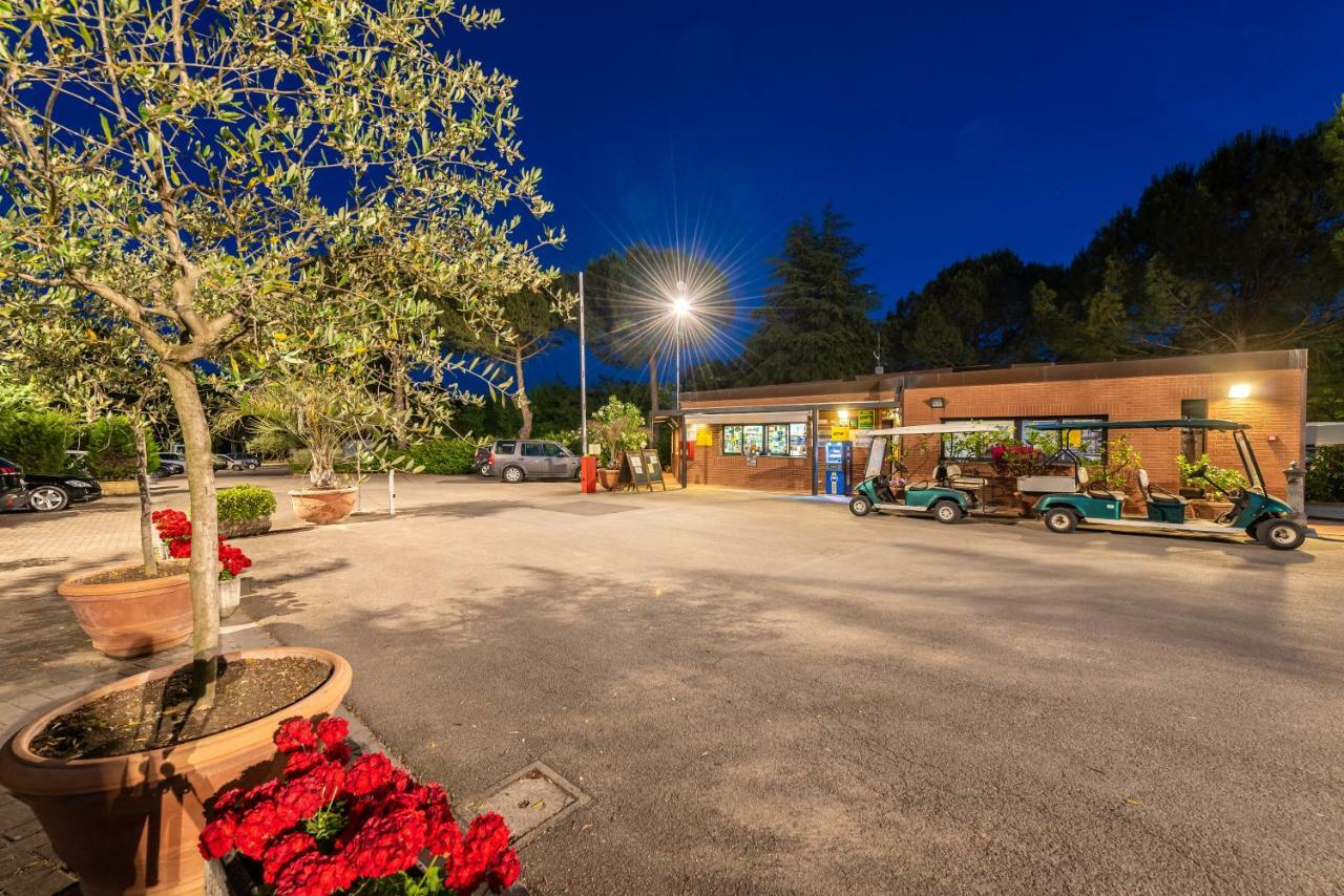 Camping Village Il Poggetto Troghi Kültér fotó
