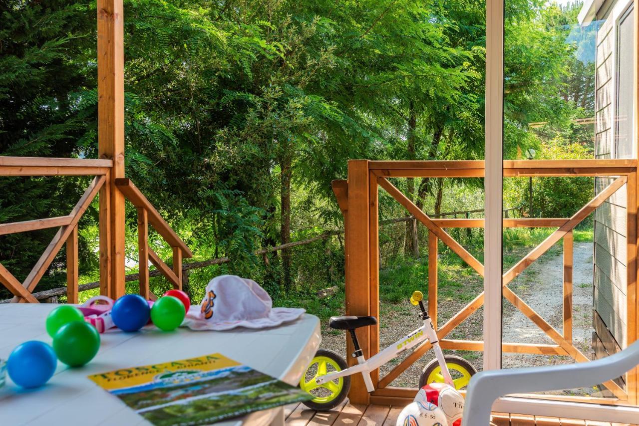 Camping Village Il Poggetto Troghi Kültér fotó